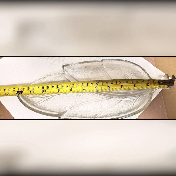 Hazel-Atlas Textured Glass Leaf Shaped Divided Serving Dish - Picture 4 of 5